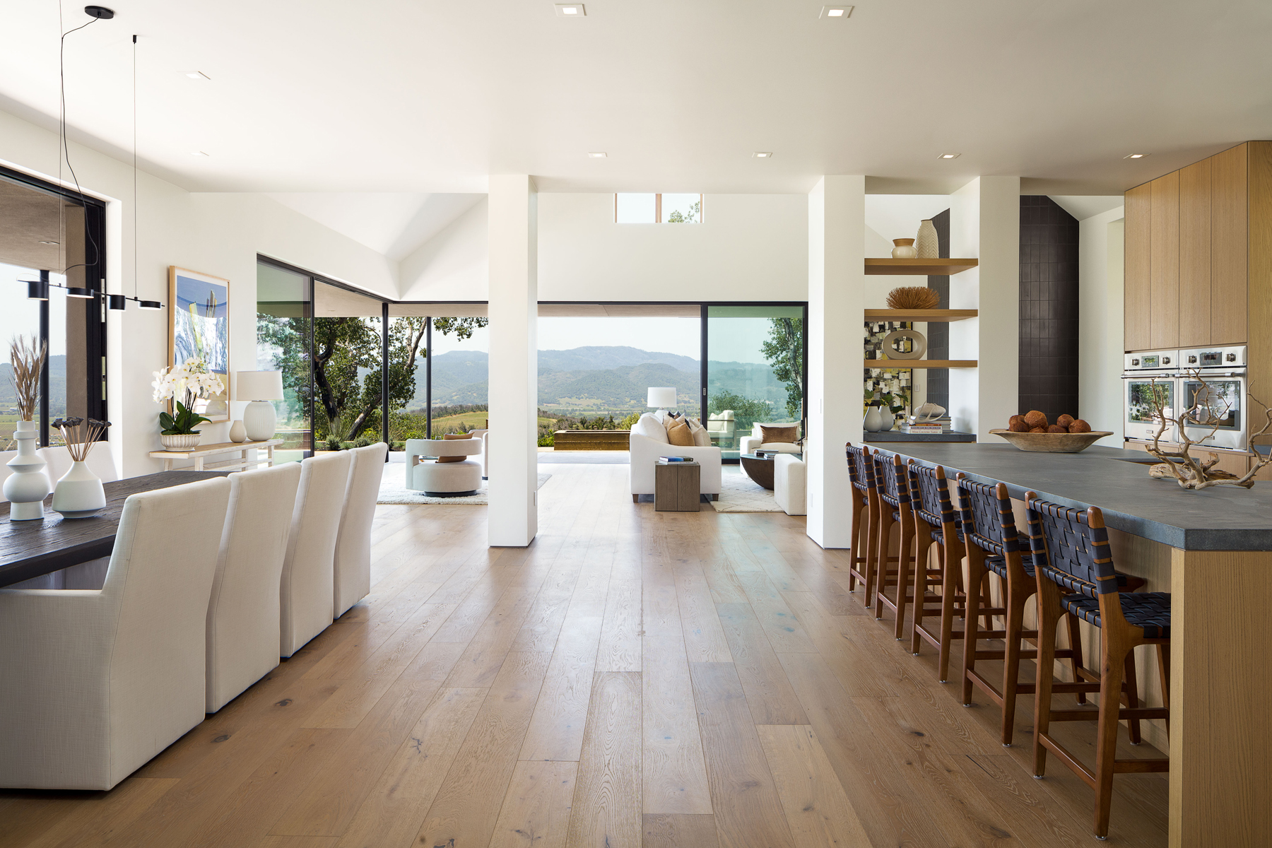 B02 - oma_Vista_280-Lights_on_Full_Res