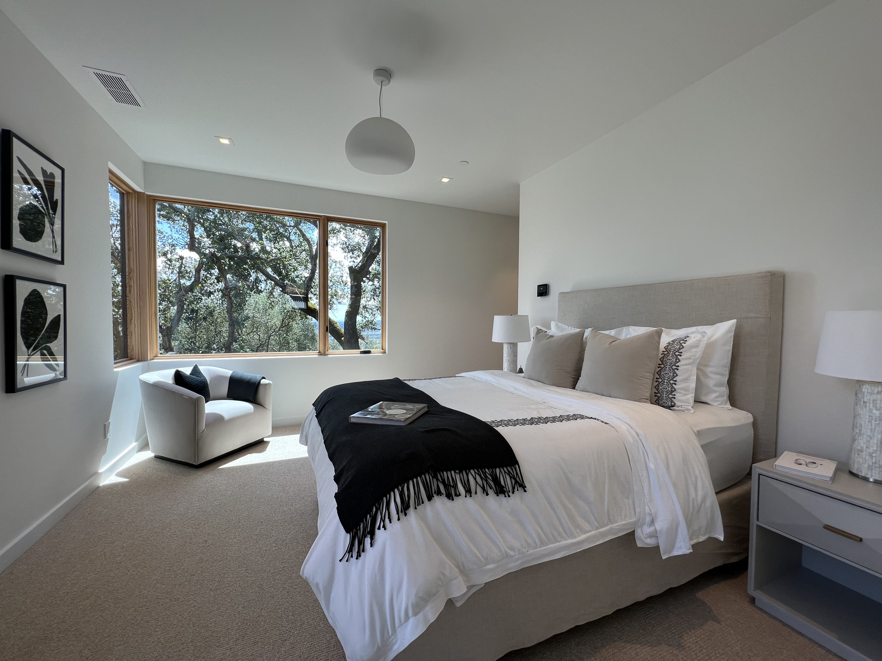 D06 - IMG_3809iPhone Mid Day