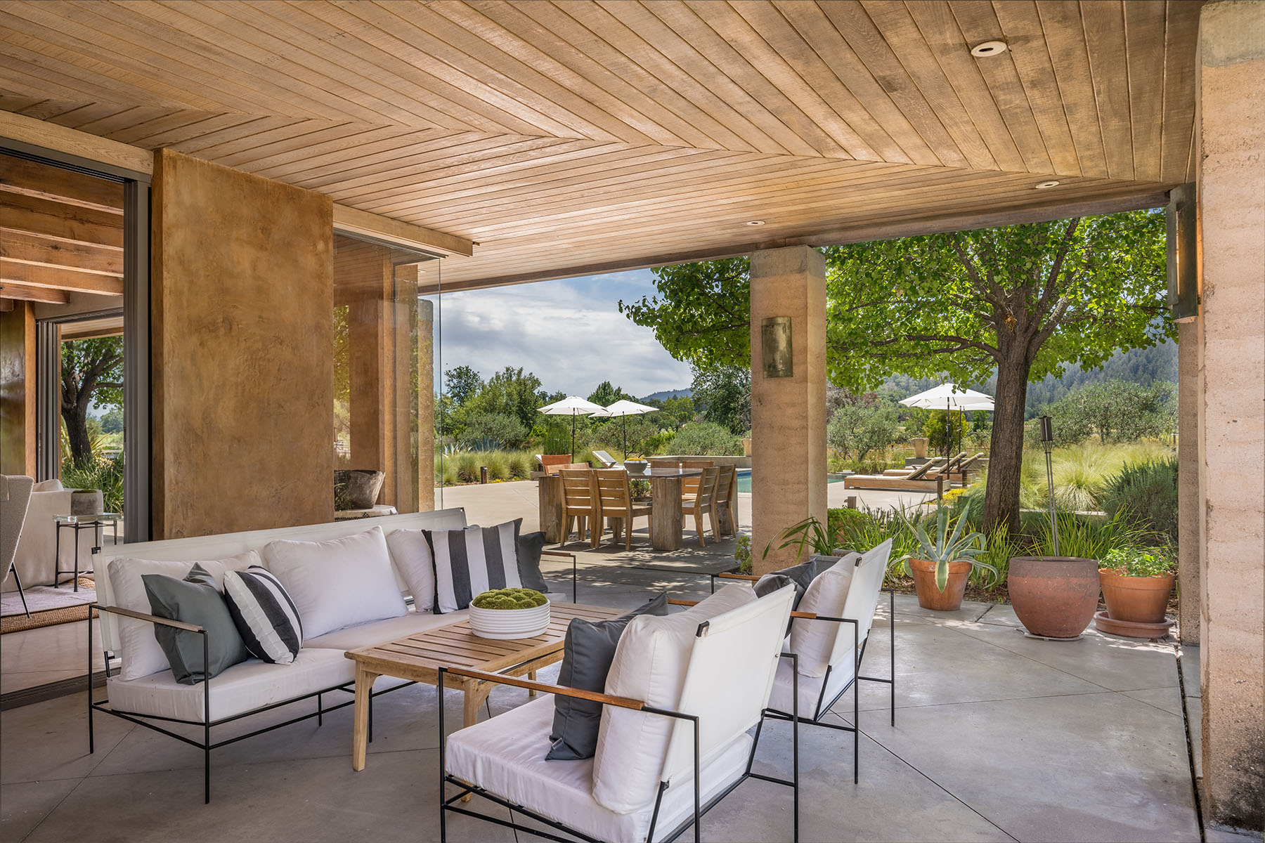 B02A - 1500 S Whitehall Ln-515-HDR-Edit HR