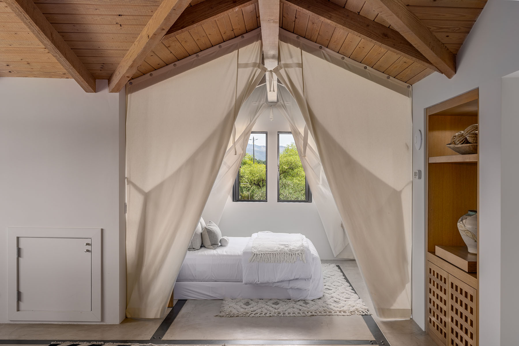 B21 - 1500 S Whitehall Ln-421-HDR-Edit HR