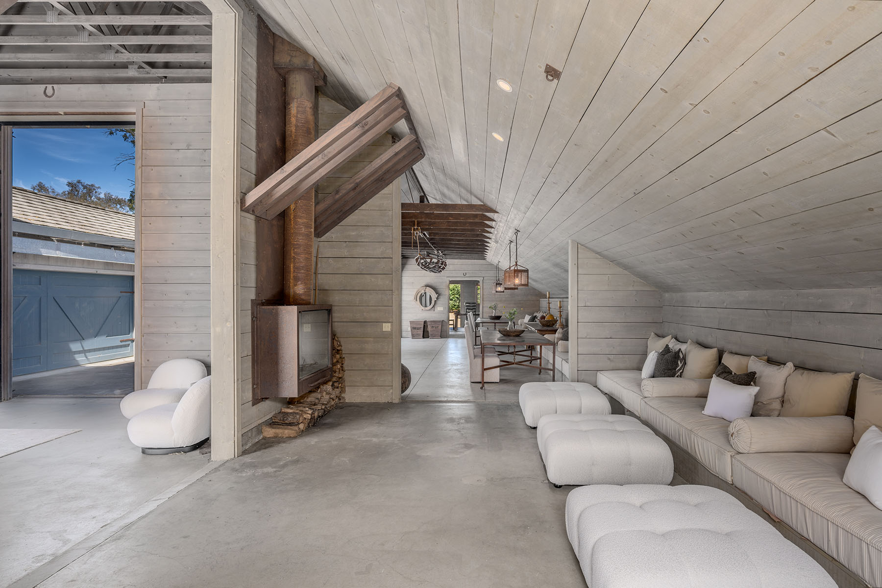 C07 - 1500 S Whitehall Ln-132-HDR-Edit HR