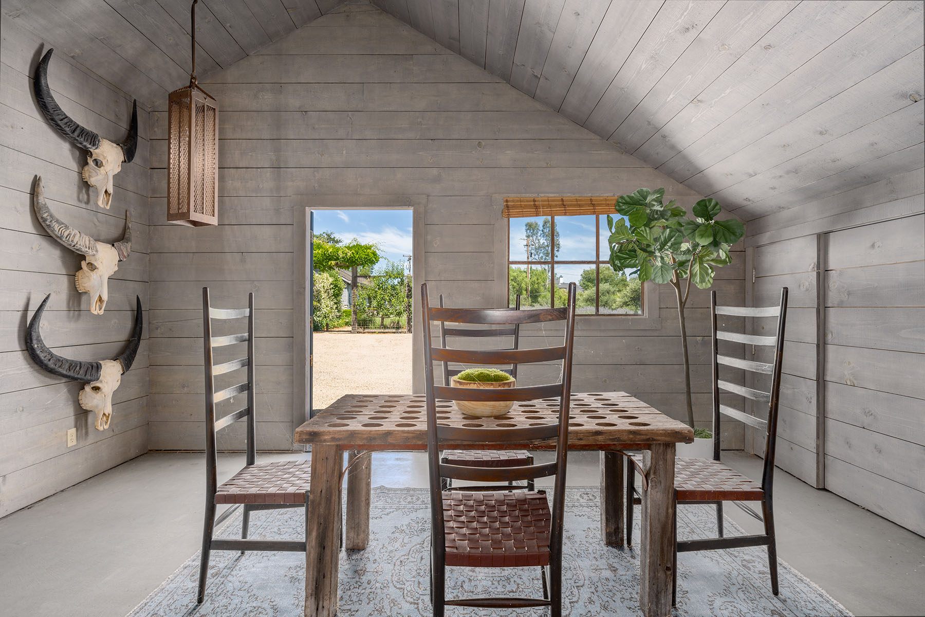 C14 - 1500 S Whitehall Ln-200-HDR-Edit HR