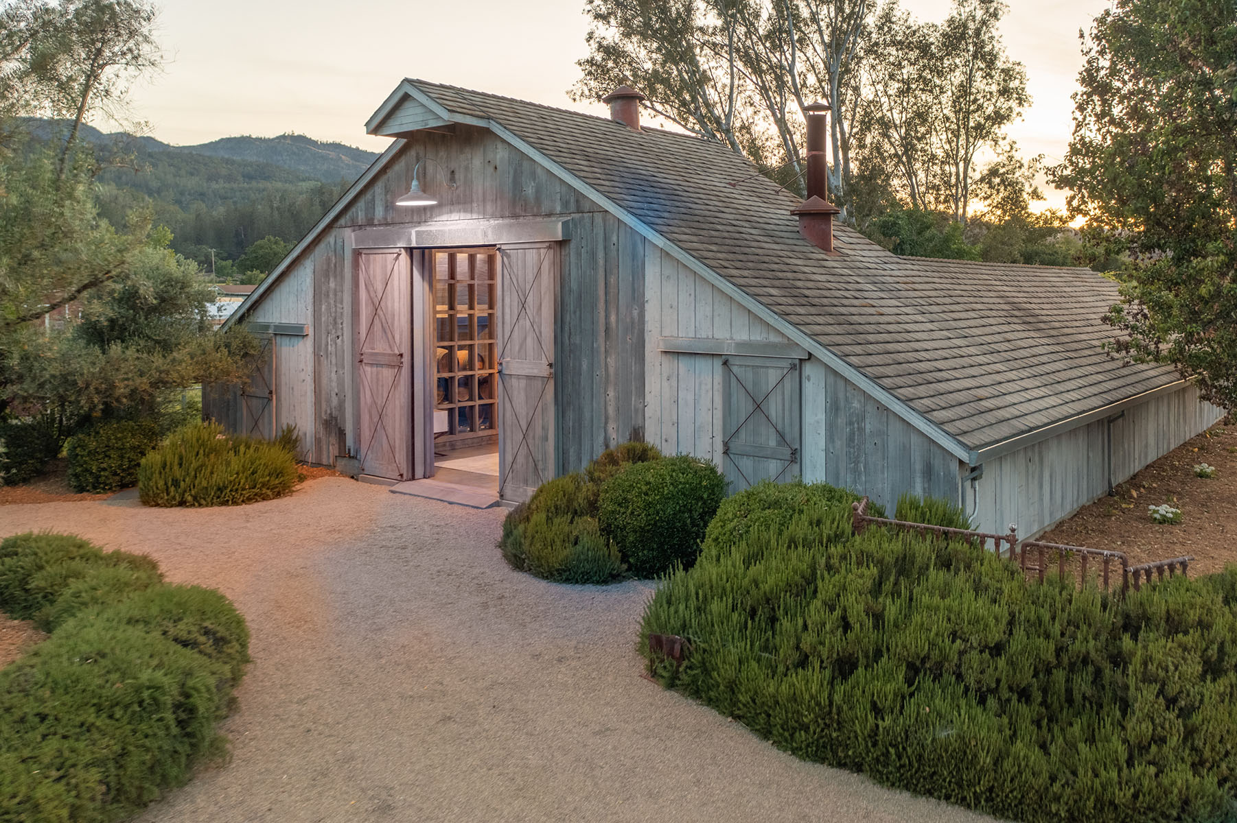 E01 - 1500 S Whitehall Ln-1034-HDR-Edit HR