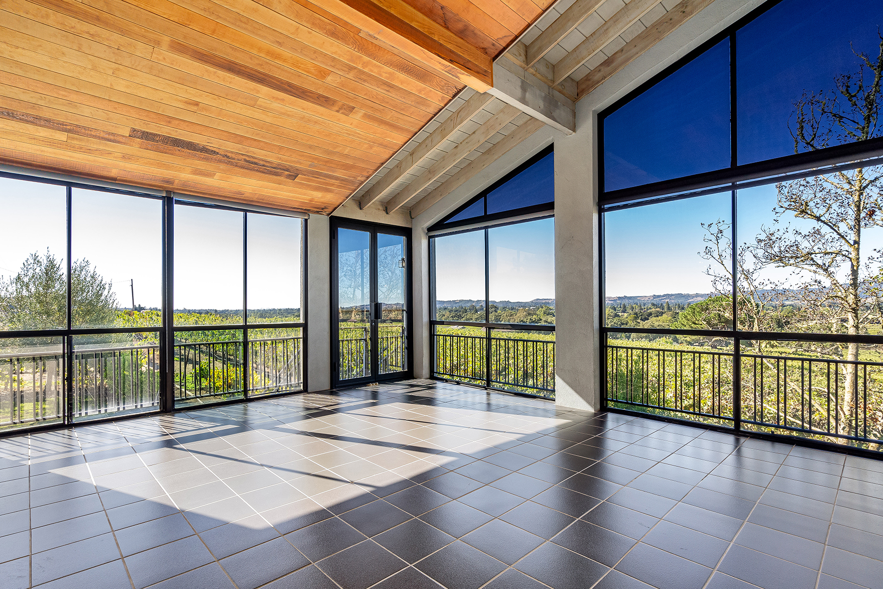 D16 - 12-DSC06720CROPPED