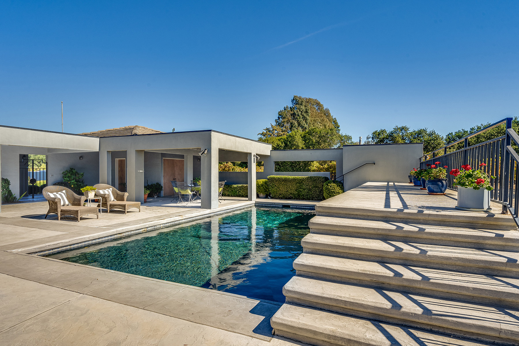 E01 - 48-DSC06919_EDITED