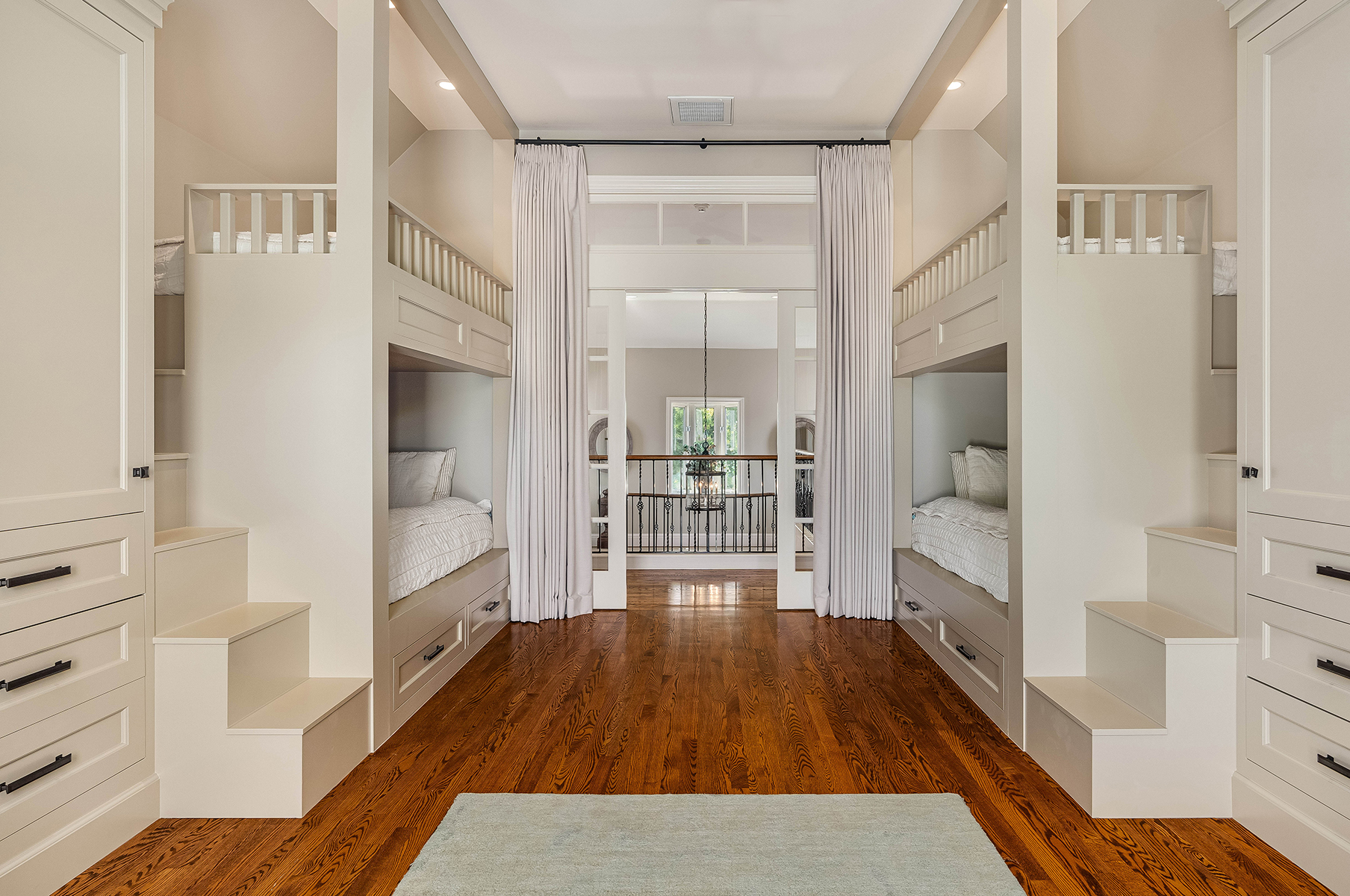 B24 - 47-DSC09877EDIT