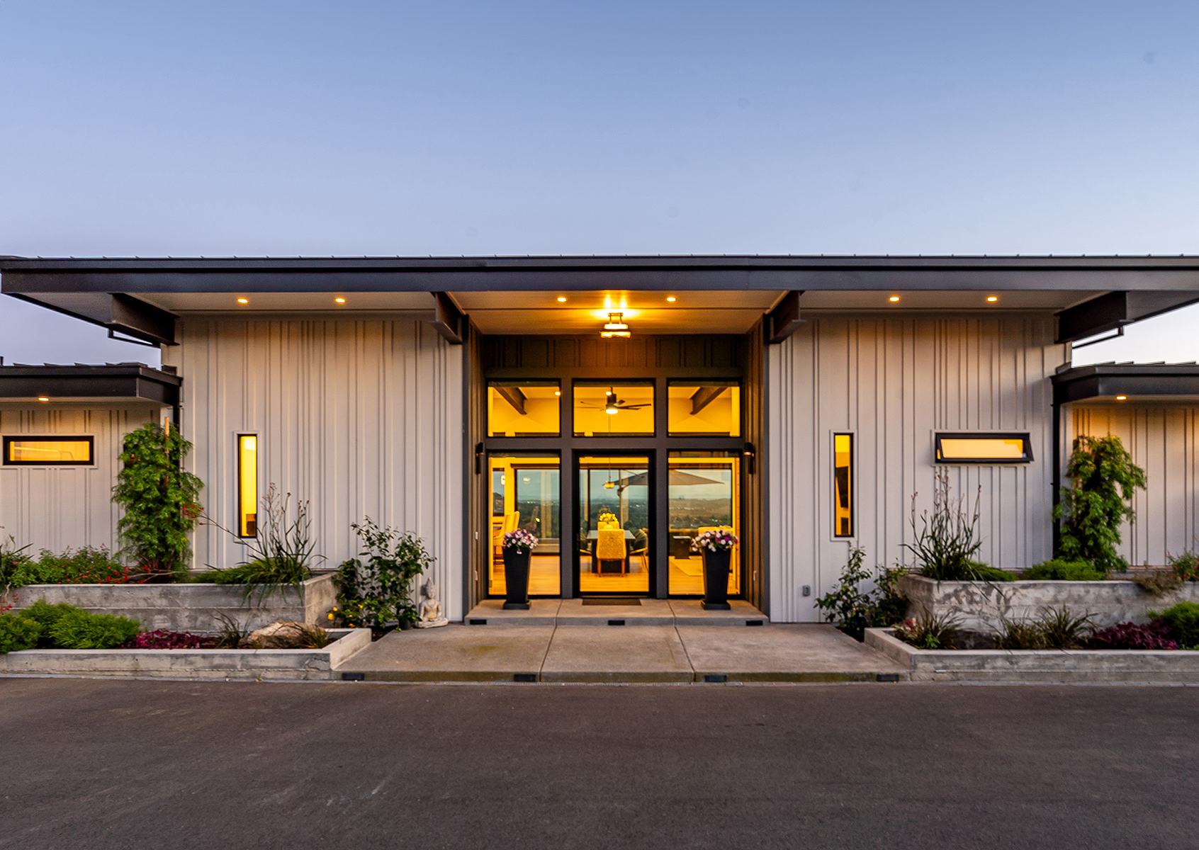 E06 - 147-DSC02303_Cropped