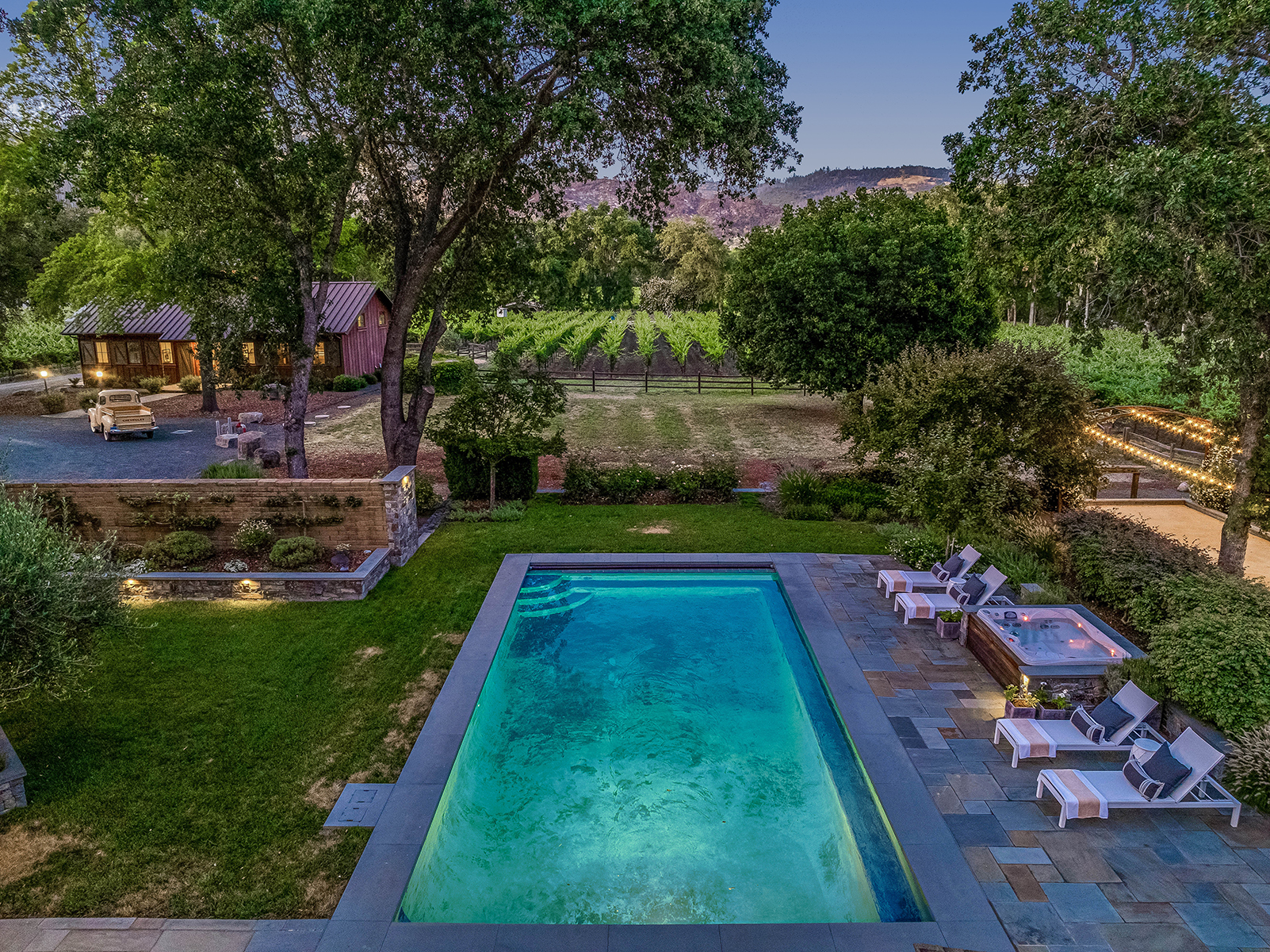 E09 - 207-DJI_0558_EDITED_V3