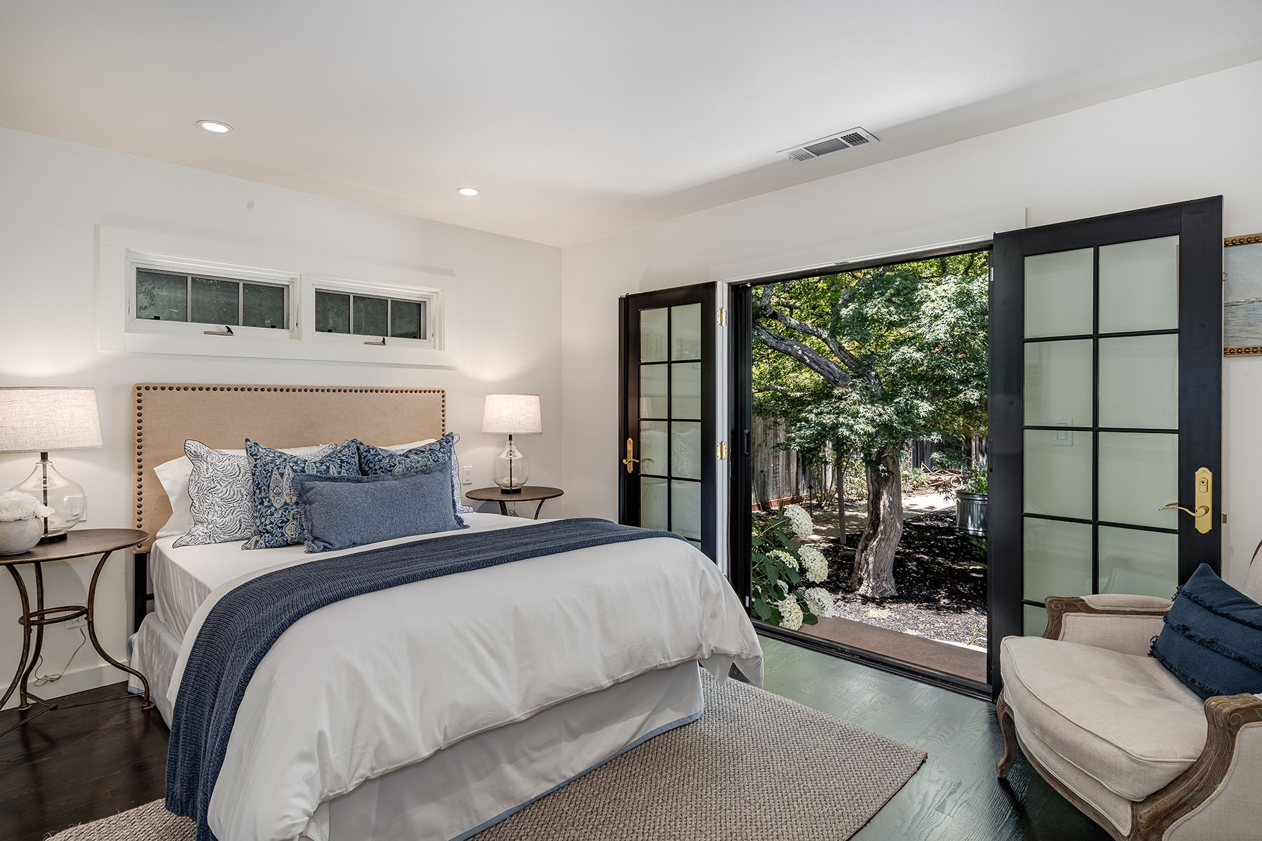 B21 - 125-DSC08607_ENF1-Edit