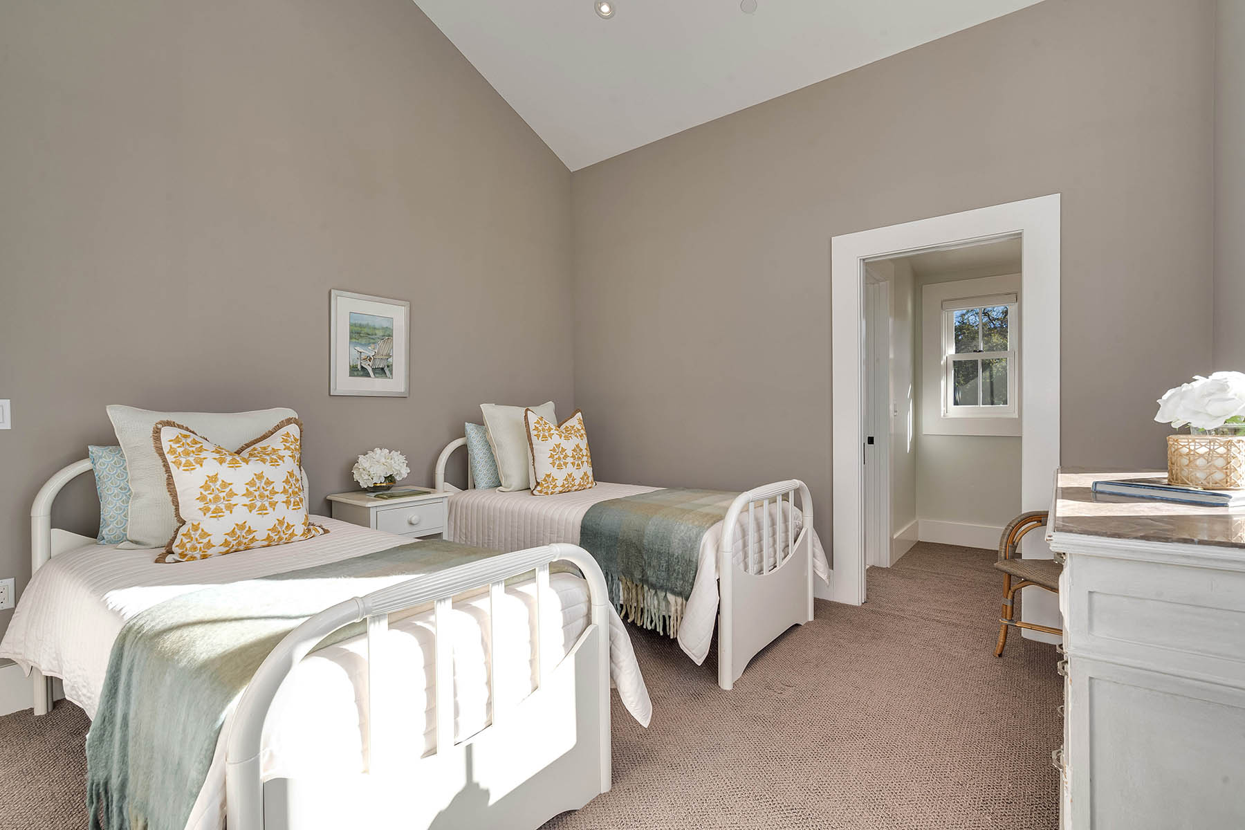 B33 - 214-DSC02402_ENF-Edit