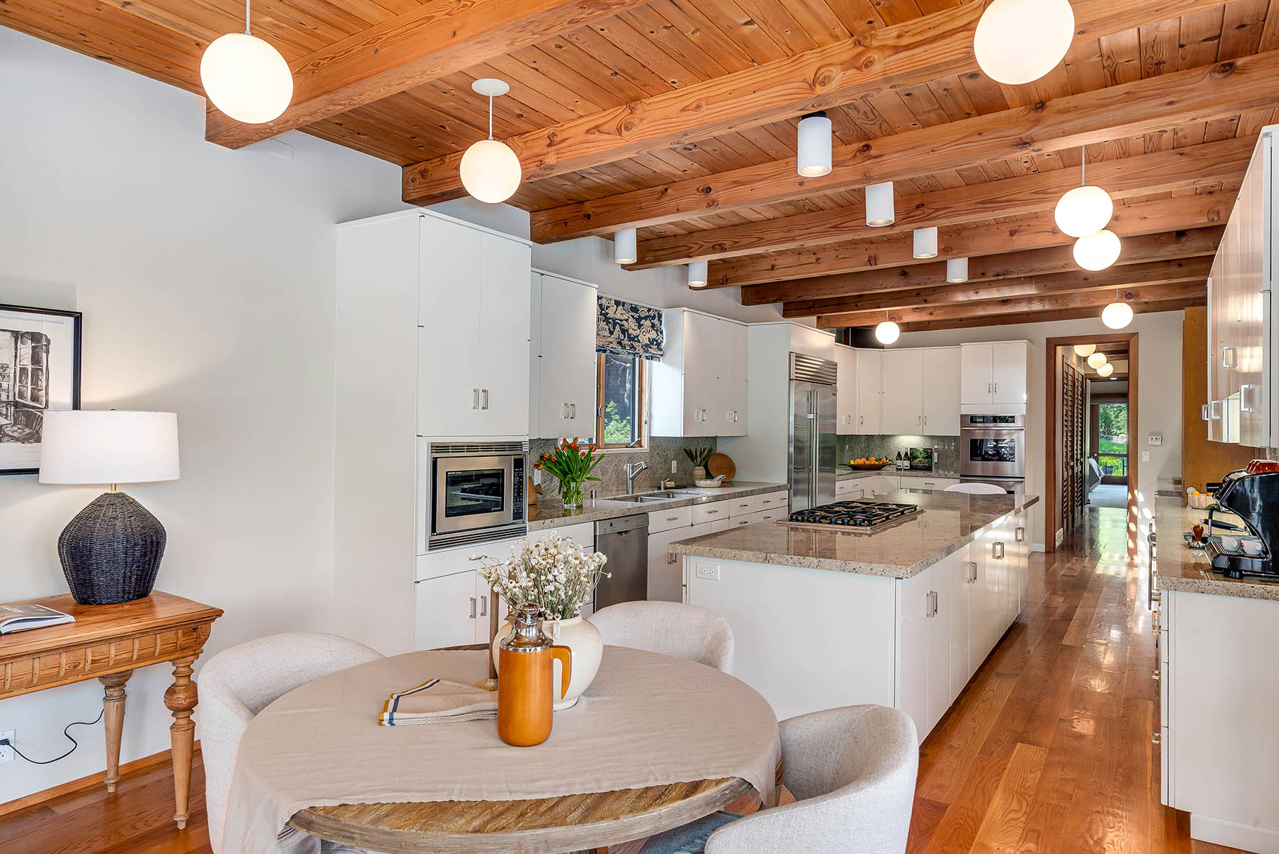 B10 - 208-DSC01666_ENF-Edit