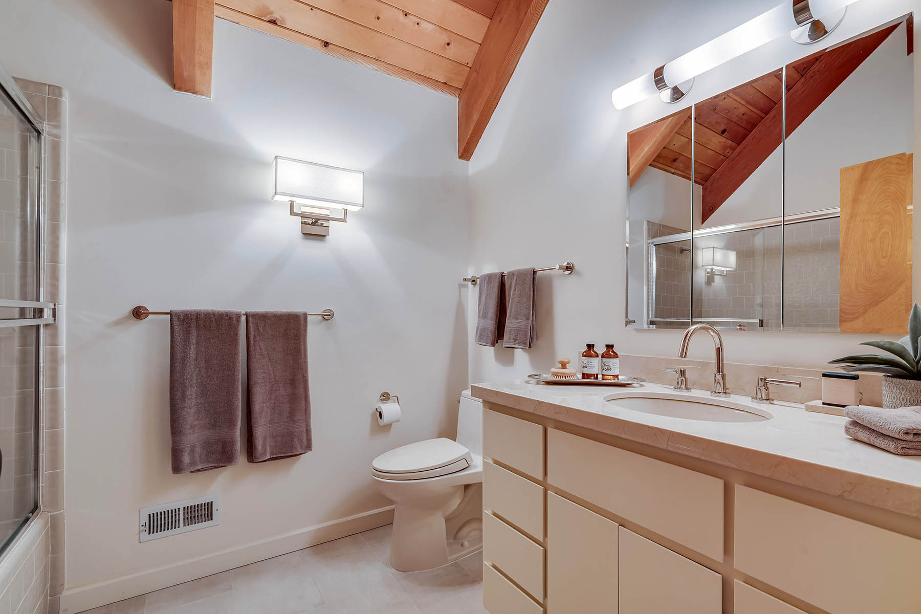 B28 - 156-DSC01311_ENF-Edit