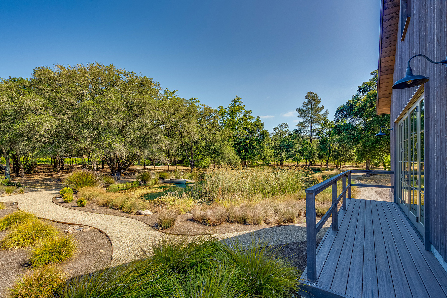 F01 - 049-DSC08267_ENF