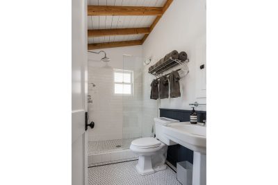 E07 - 400 Meadwood HR-64