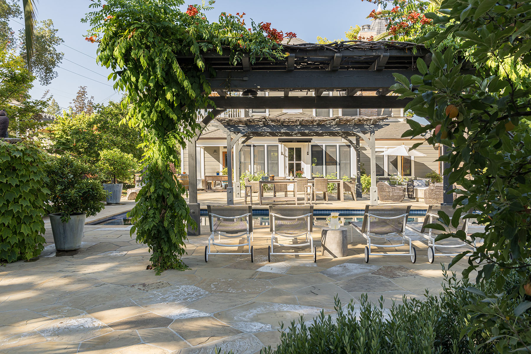 C04 - 400 Meadwood HR-51