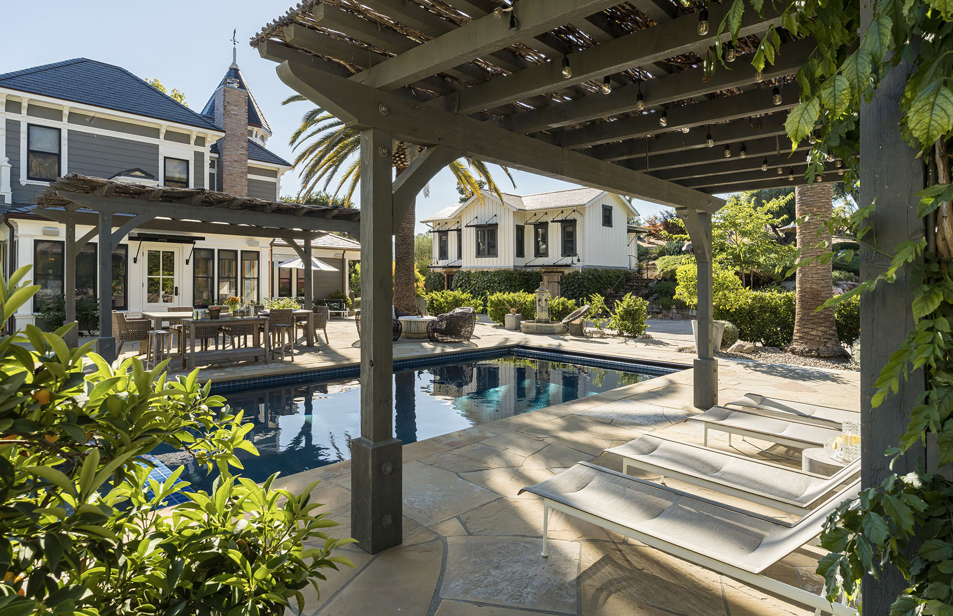 E01 - 400 Meadwood HR-24