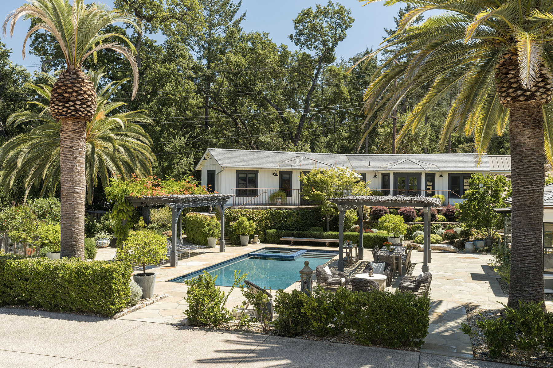 F01 - 400 Meadwood HR-66