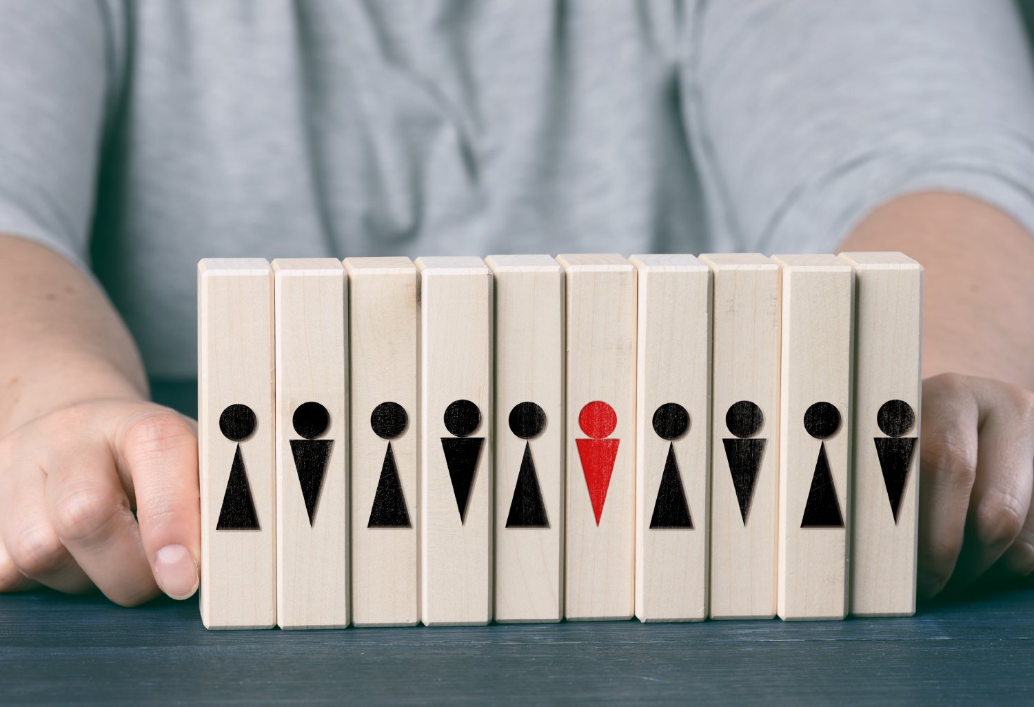 Avoiding Employee Misclassification: EOR vs Contractors