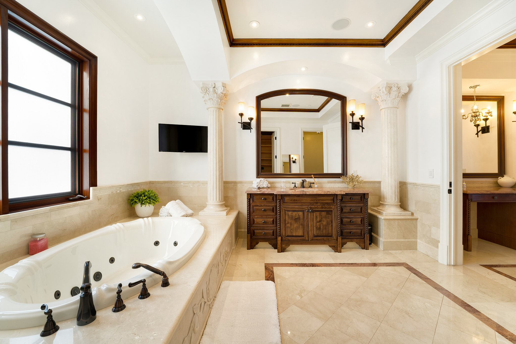 The Palm Mansion