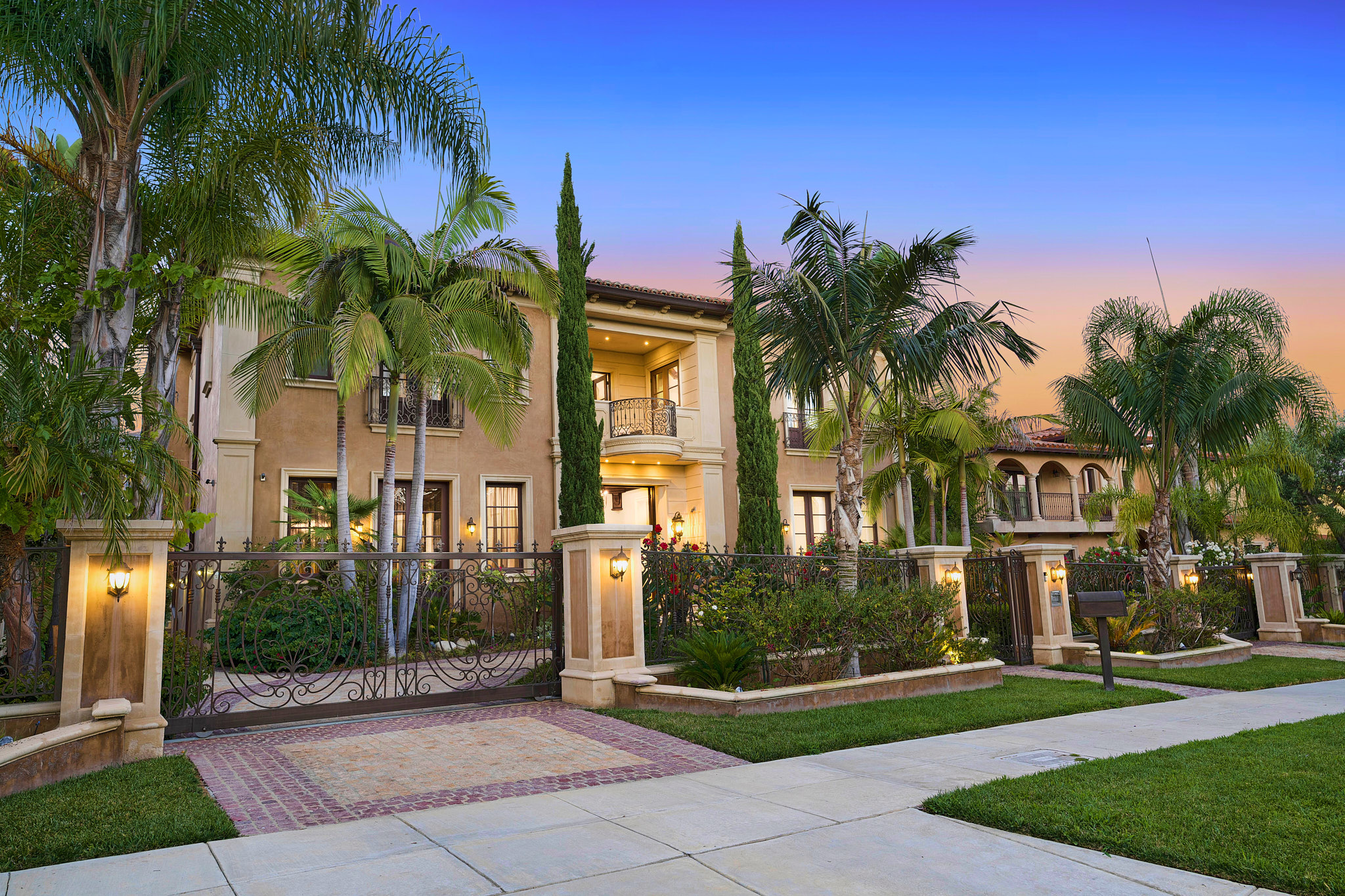 The Palm Mansion
