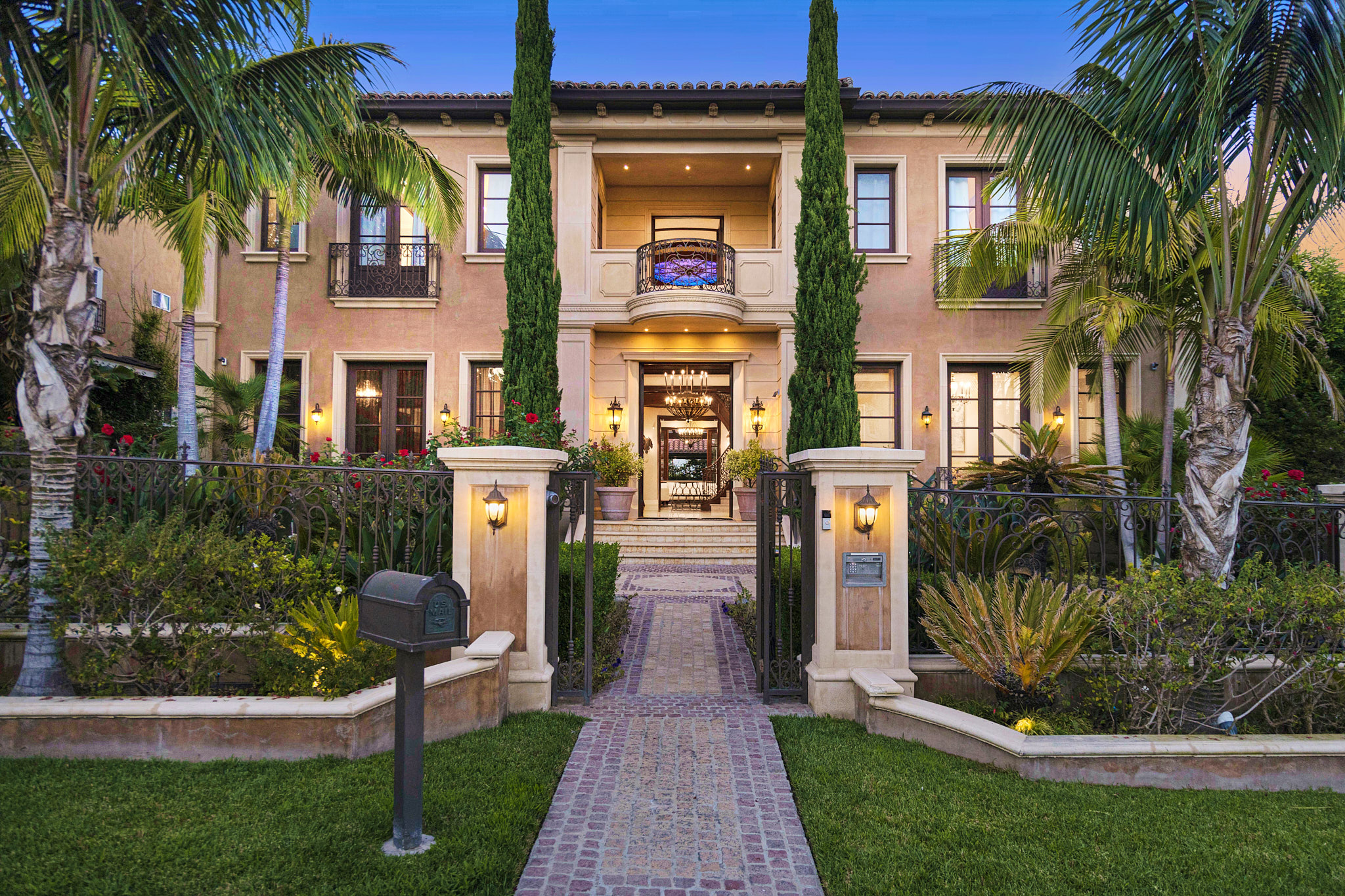 The Palm Mansion