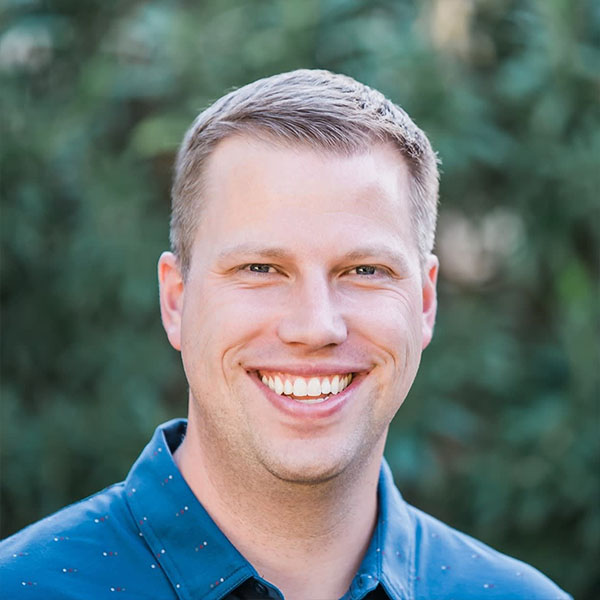 Greg  Lynch