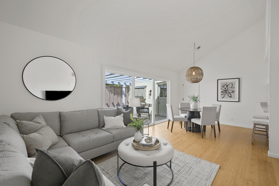 10933 Sweet Oak