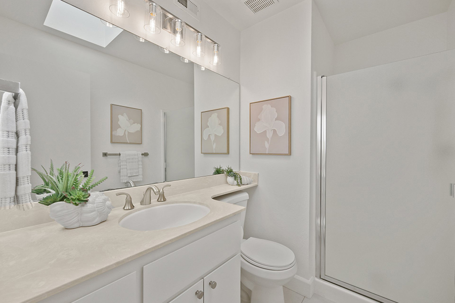 10933 Sweet Oak
