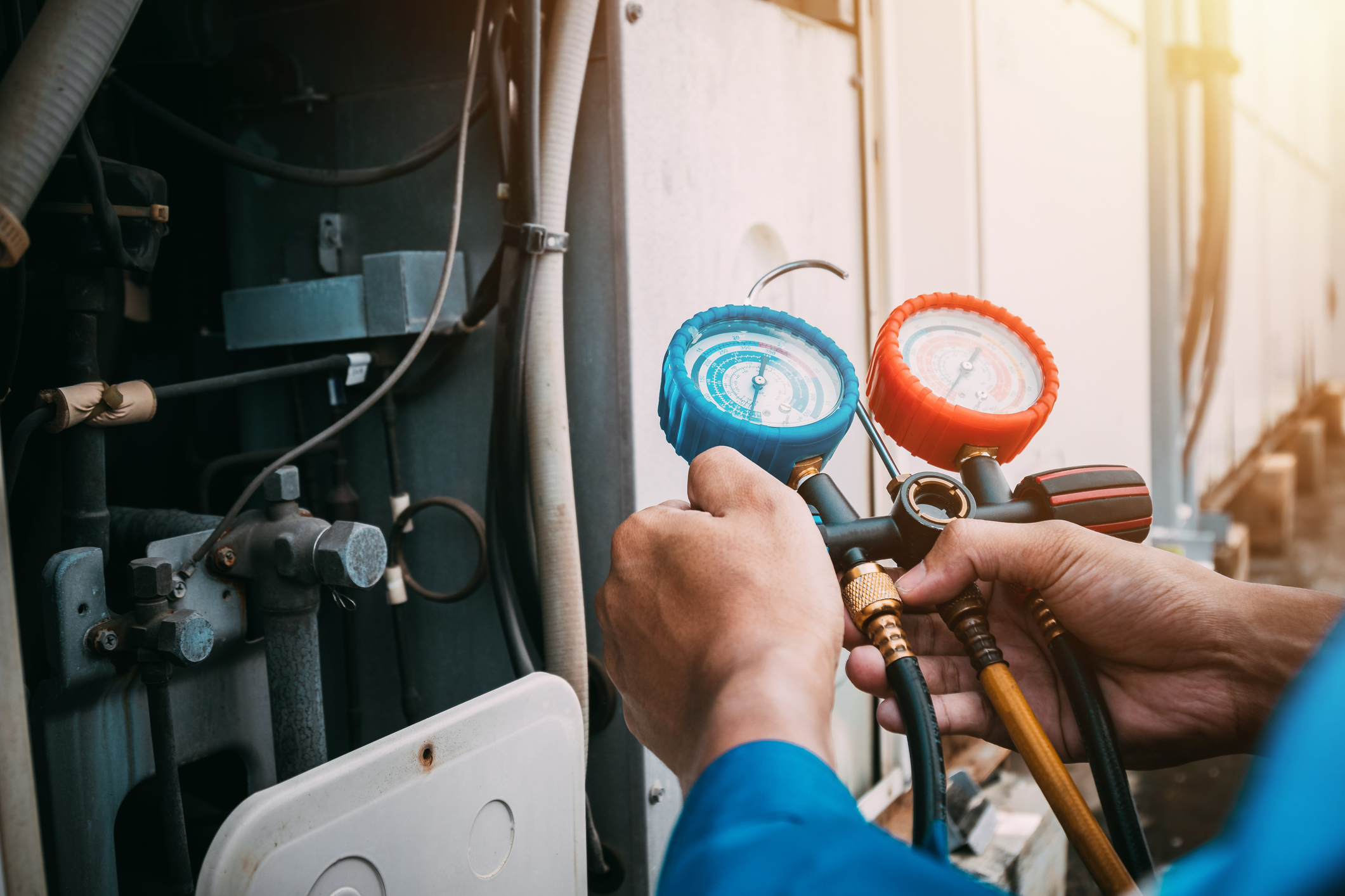 Desert conditions can affect cooling, maintenance, and major home systems, making due diligence especially important.