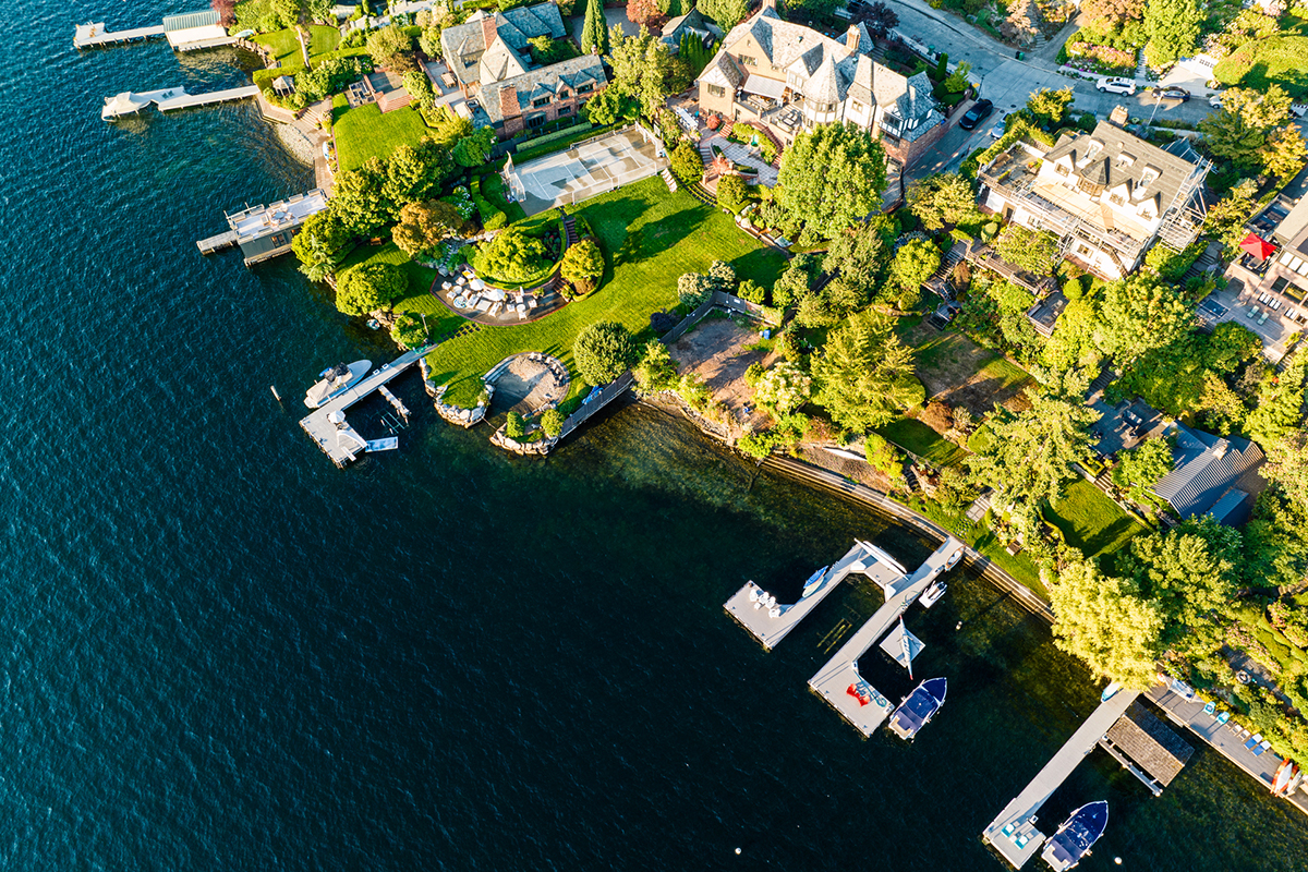 Boats, buyers, and the best time to sell your lakefront home