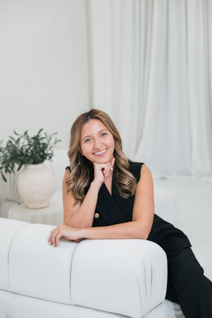 Simone  De Los Angeles