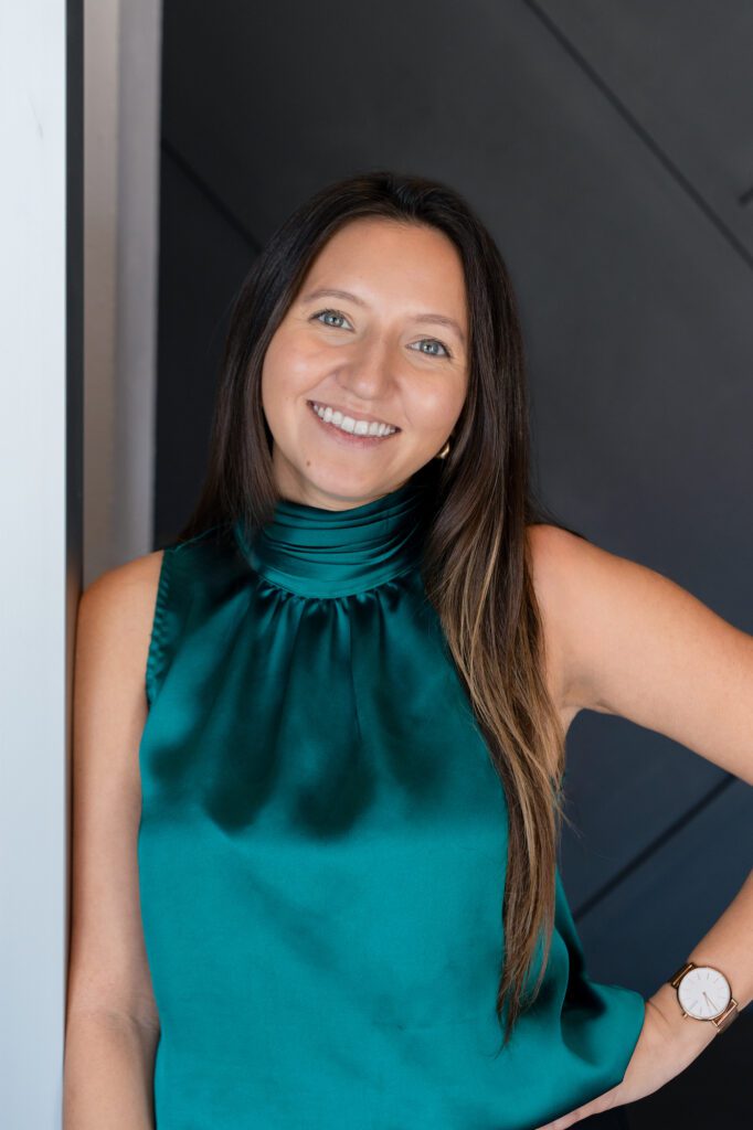 Simone  De Los Angeles