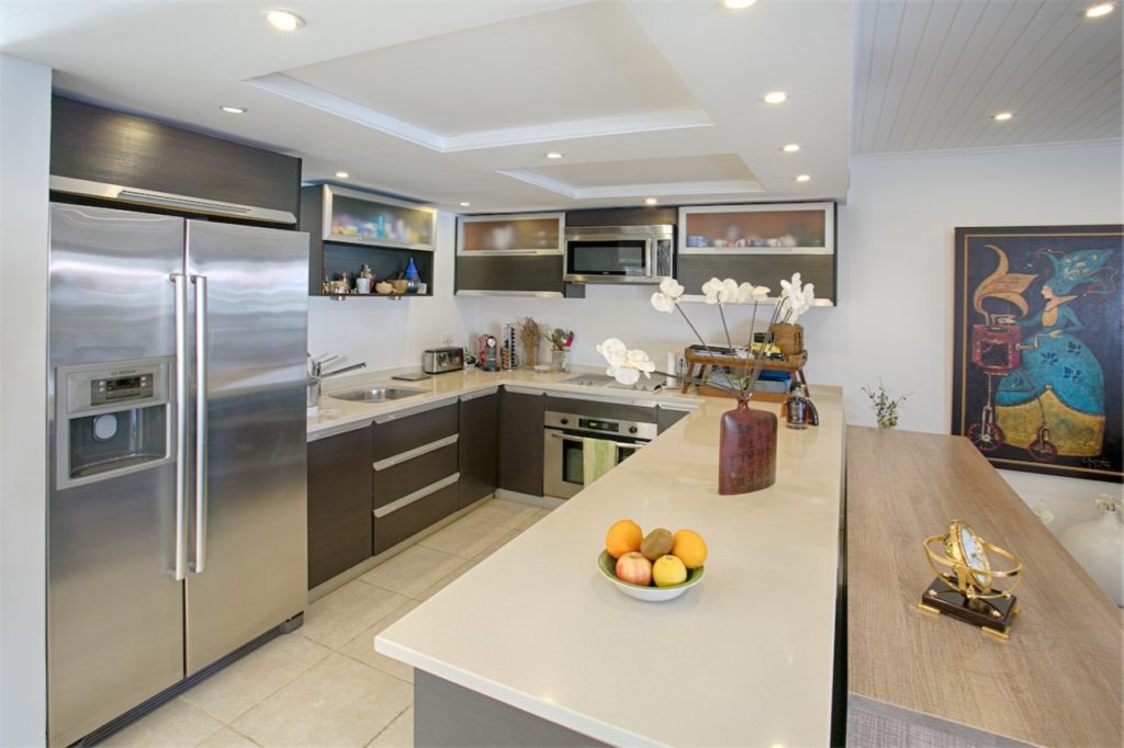 Waterfront Deluxe condo 3 Bedroom 3,5 baths, Simpson Bay, SMI Realtors