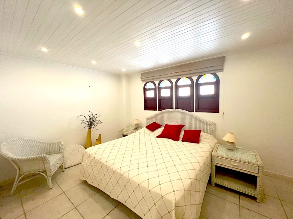 Waterfront Deluxe condo 3 Bedroom 3,5 baths, Simpson Bay, SMI Realtors