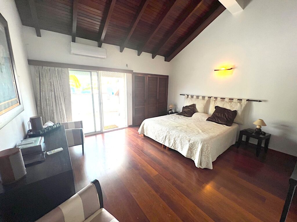 Waterfront Deluxe condo 3 Bedroom 3,5 baths, Simpson Bay, SMI Realtors