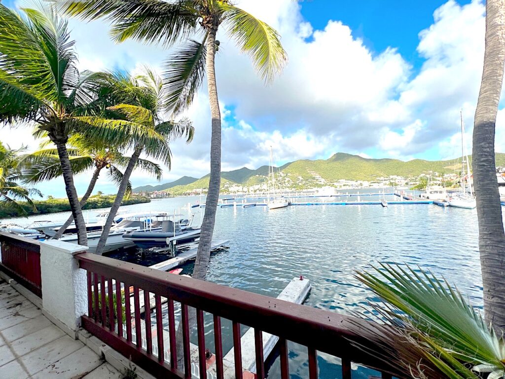 Waterfront Deluxe condo 3 Bedroom 3,5 baths, Simpson Bay, SMI Realtors