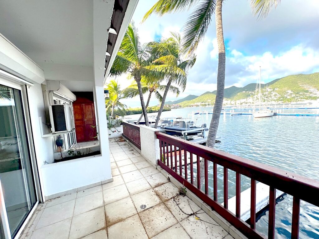 Waterfront Deluxe condo 3 Bedroom 3,5 baths, Simpson Bay, SMI Realtors