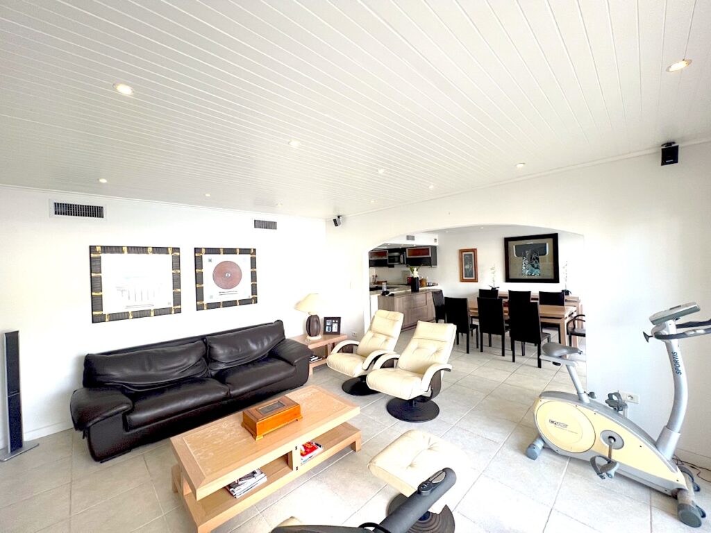 Waterfront Deluxe condo 3 Bedroom 3,5 baths, Simpson Bay, SMI Realtors