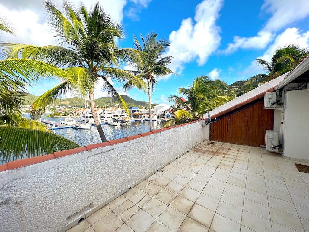 Waterfront Deluxe condo 3 Bedroom 3,5 baths, Simpson Bay, SMI Realtors