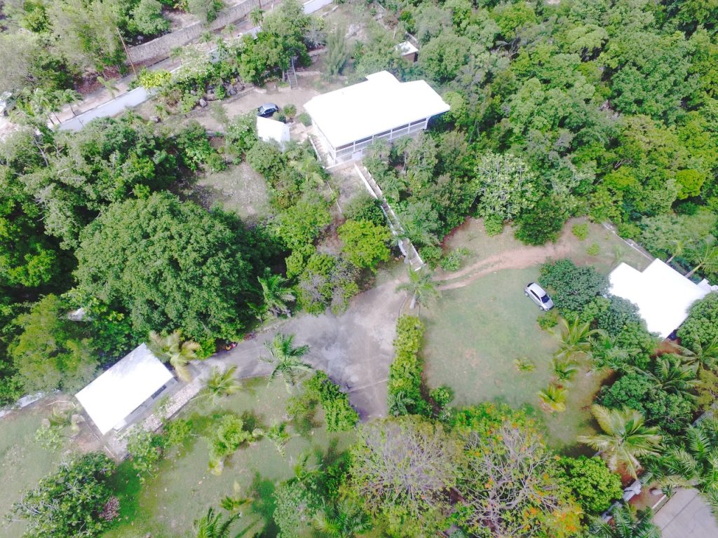 Real Estate Terres Basses St Martin, 10 minutes walk to the Beach