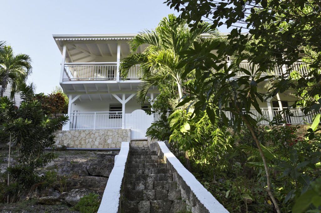 Real Estate Terres Basses St Martin, 4BR 4Baths Home – 10 minutes walk to  Plum Bay Beach