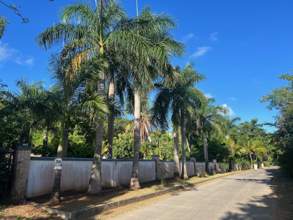 Real Estate Terres Basses St Martin, 4BR 4Baths Home – 10 minutes walk to  Plum Bay Beach