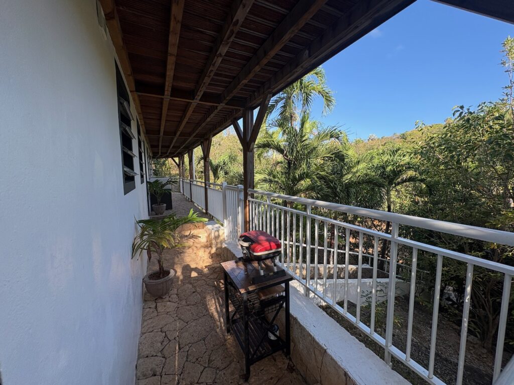 Real Estate Terres Basses St Martin, 4BR 4Baths Home – 10 minutes walk to  Plum Bay Beach