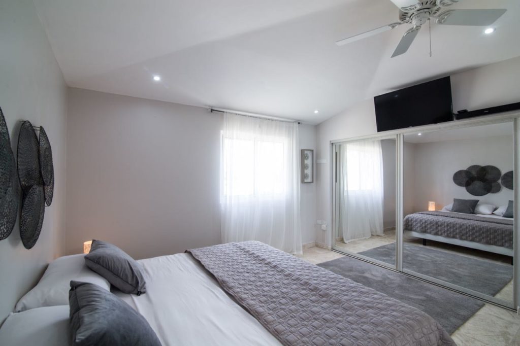Atlantis Beachfront Condo, Real Estate For Rent, Simpson Bay, ST. Maarten