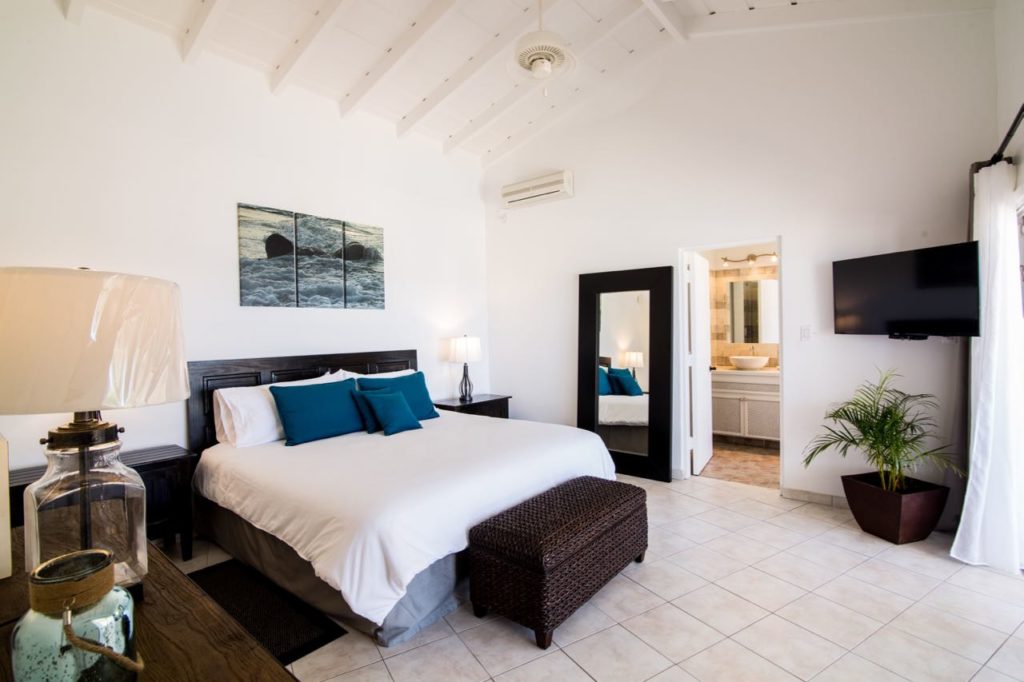 Luxurious Villa Vacation Rental, Bisou de Soleil, Pelican Key, Real Estate St. Maarten