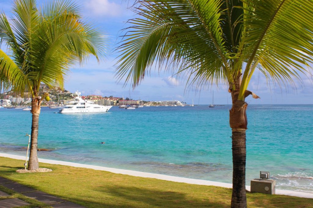 Unforgettable Condo Vacation Rental, Simpson Bay Beach, Real Estate St. Maarten