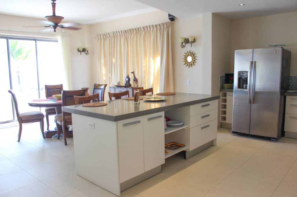 Unforgettable Condo Vacation Rental, Simpson Bay Beach, Real Estate St. Maarten