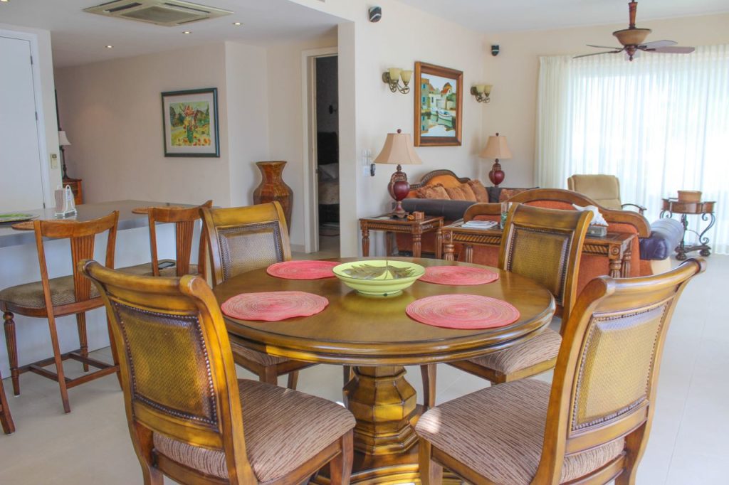 Unforgettable Condo Vacation Rental, Simpson Bay Beach, Real Estate St. Maarten