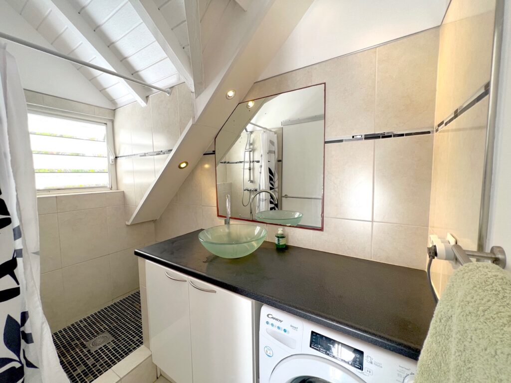 Beachfront Loft, Nettle Bay, St. Martin, SXM