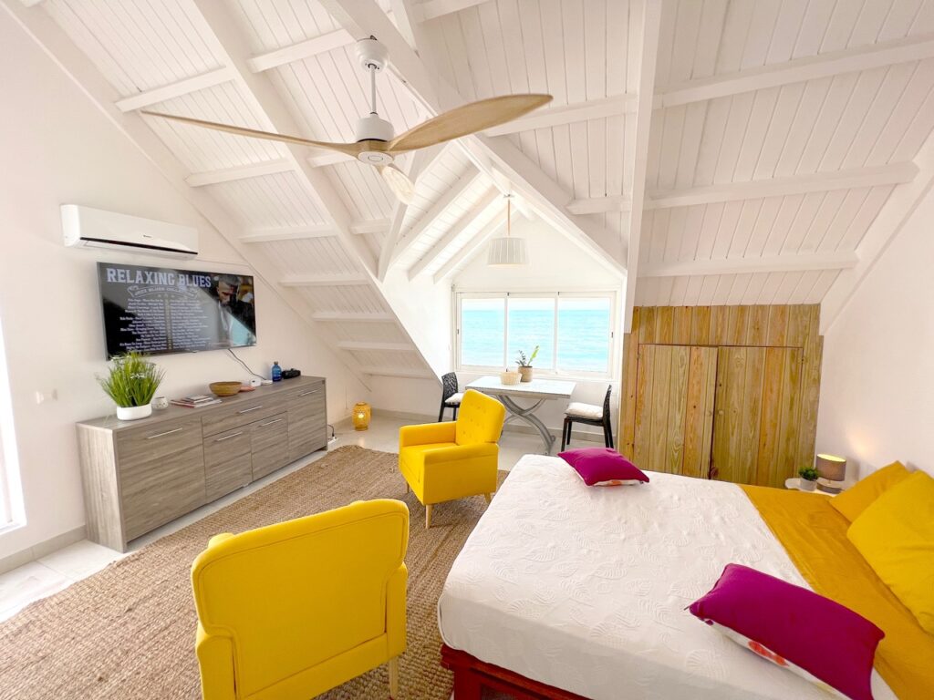 Beachfront Loft, Nettle Bay, St. Martin, SXM